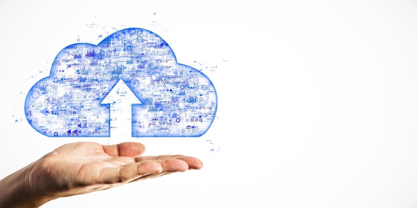 Conceptual image comparing Azure SQL Database (PaaS) and SQL Server on VM (IaaS).